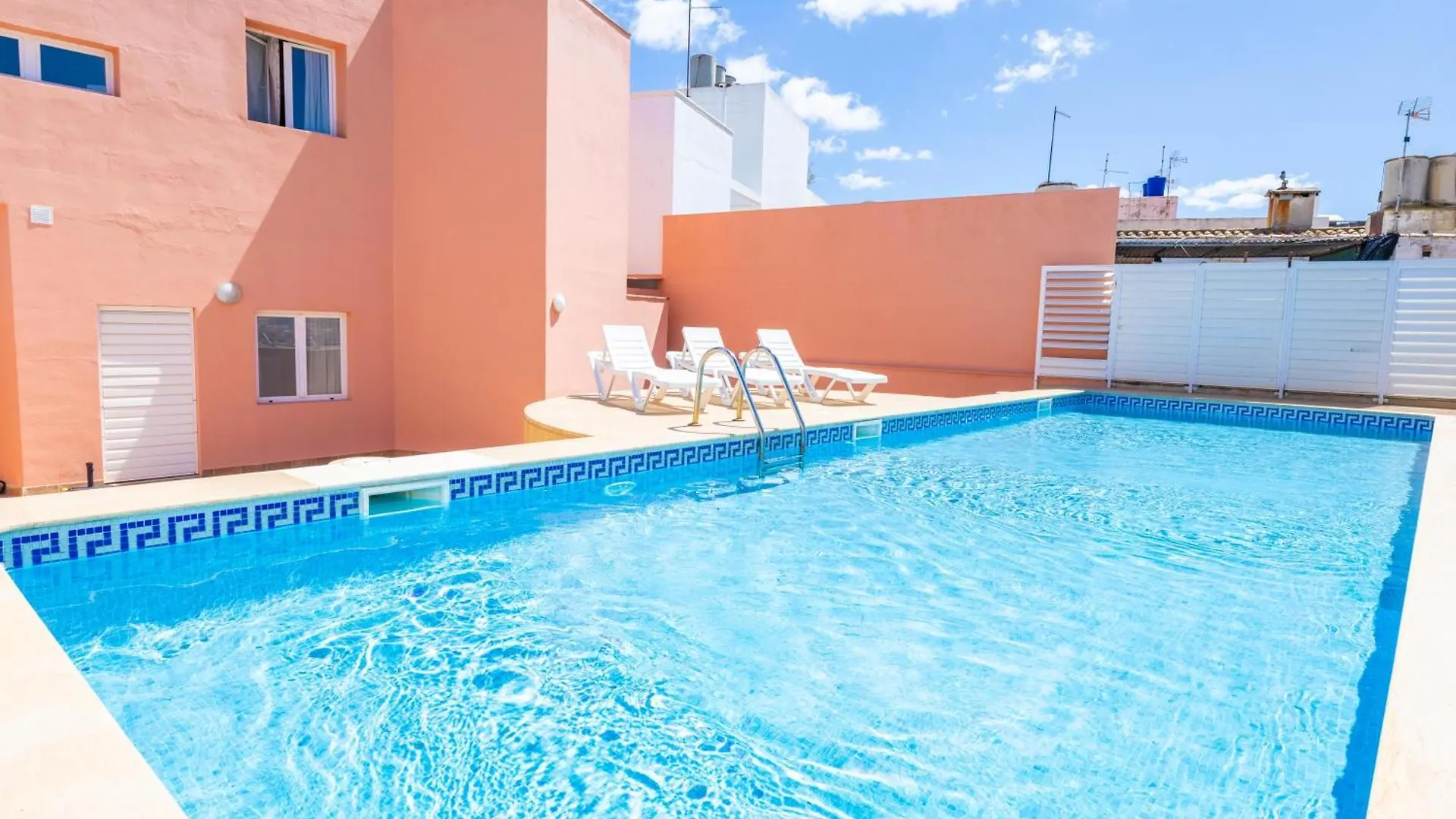 Cozy Apartment Near The Sea With Wifi And Pool Port de Pollenca