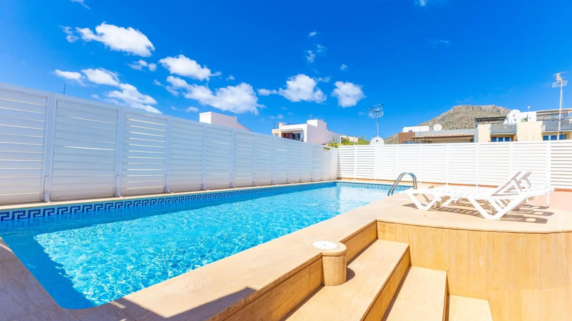 Cozy Apartment Near The Sea With Wifi And Pool Port de Pollenca